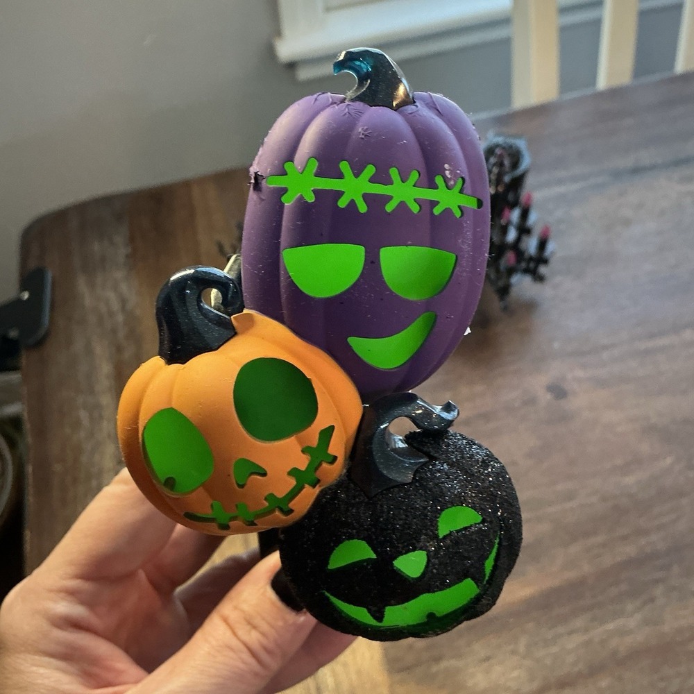 Bath & Body Works Halloween Wallflower Plug Bundle  Haunted HouseChandelier Bat - Picture 3 of 8